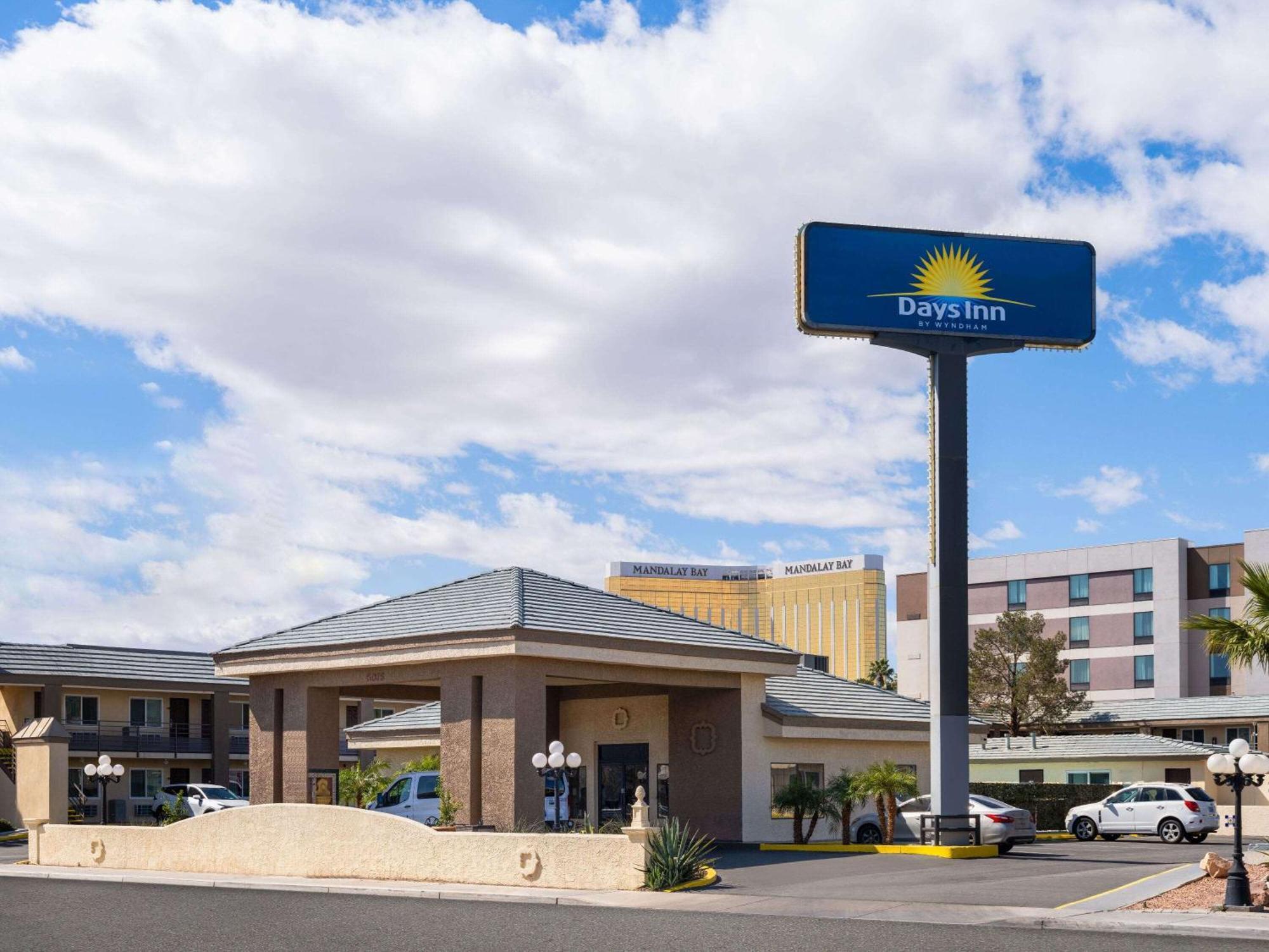 Days Inn By Wyndham Las Vegas Airport Near The Strip Exterior photo